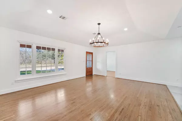 4218 T C Jester BLVD, Houston, TX 77018