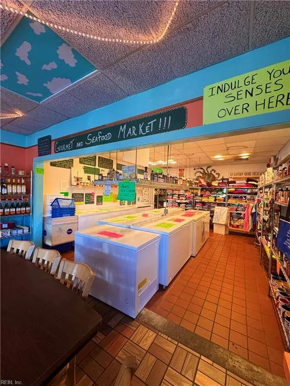 6468 Lankford HWY, Nassawadox, VA 23413