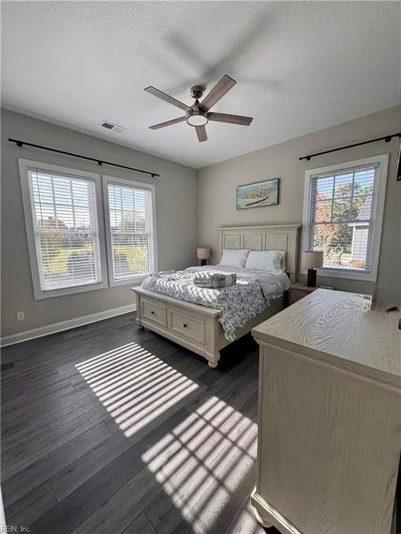 8 Seay CT, Cape Charles, VA 23310