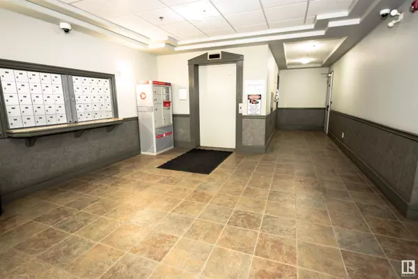 #309 10116 80 AV NW, Edmonton, AB T6E 6V7