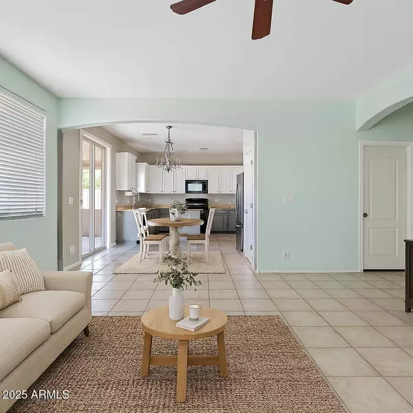 3850 E Longhorn Street, San Tan Valley, AZ 85140