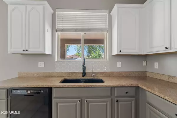 3850 E Longhorn Street, San Tan Valley, AZ 85140