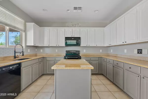 3850 E Longhorn Street, San Tan Valley, AZ 85140