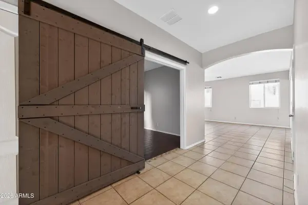 3850 E Longhorn Street, San Tan Valley, AZ 85140