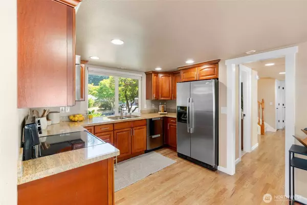 6573 123rd AVE SE, Bellevue, WA 98006