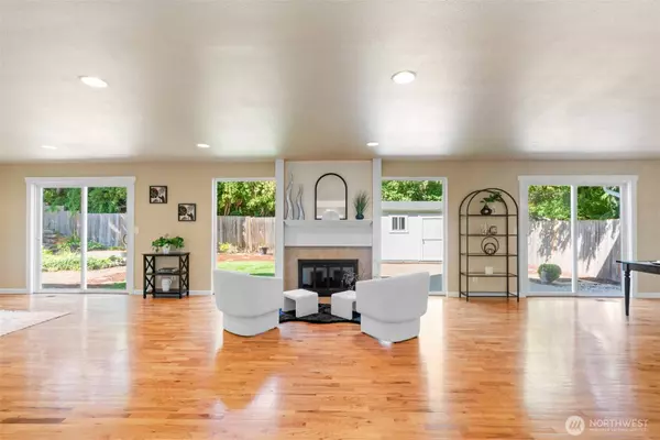 6573 123rd AVE SE, Bellevue, WA 98006