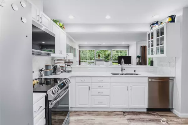 1916 S 368th PL #202, Federal Way, WA 98003