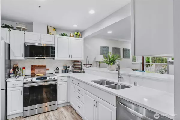 1916 S 368th PL #202, Federal Way, WA 98003