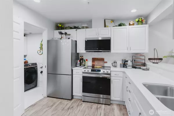 1916 S 368th PL #202, Federal Way, WA 98003