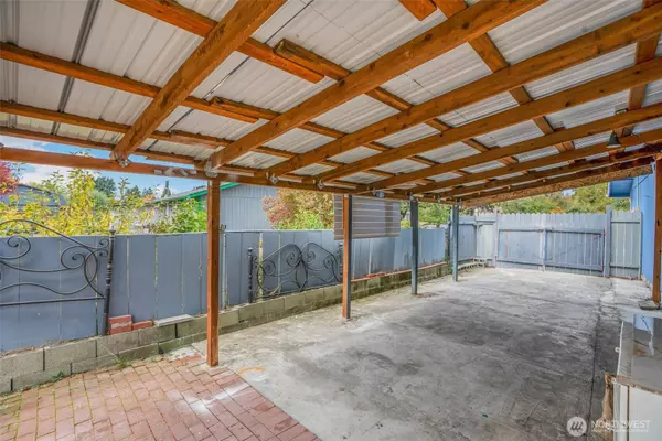 7645 Fair Oaks LOOP SE, Olympia, WA 98513