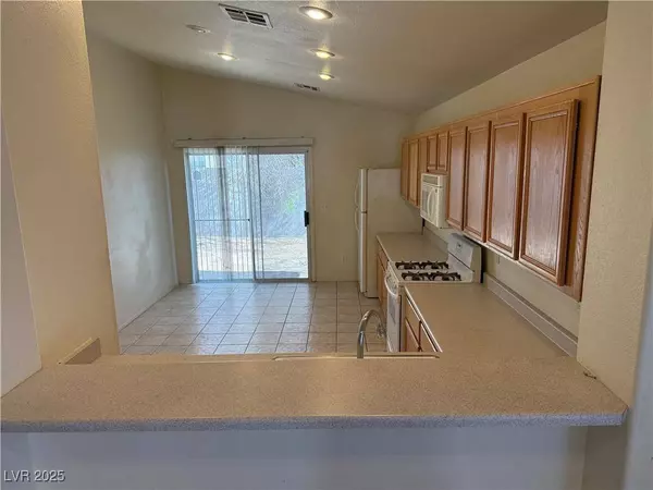 8616 Hidden Pines AVE, Las Vegas, NV 89143