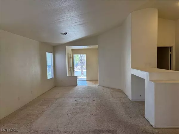 8616 Hidden Pines AVE, Las Vegas, NV 89143