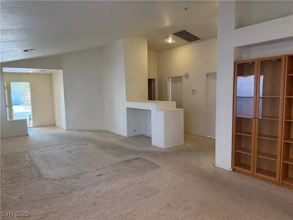 8616 Hidden Pines AVE, Las Vegas, NV 89143