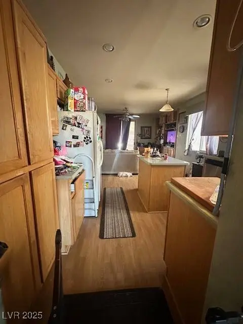 379 Golden Shore DR, Las Vegas, NV 89123