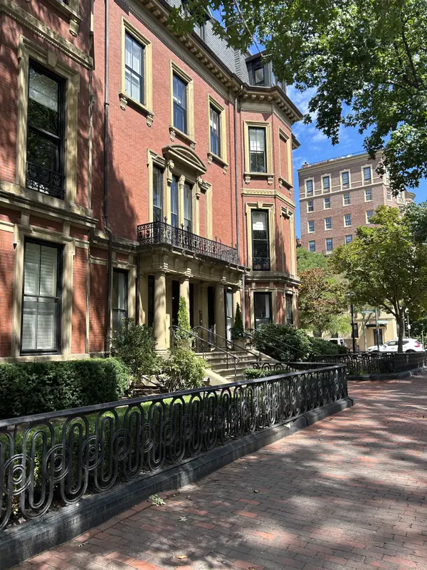 Selling a Brownstone in Boston: How to Prepare and Market Your Back Bay Home