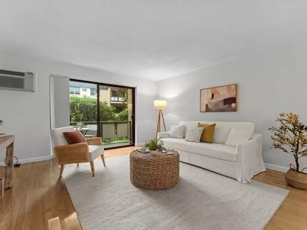 56 Bigelow Ave. #15, Watertown, MA 02472