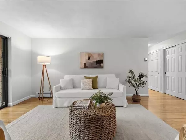 56 Bigelow Ave. #15, Watertown, MA 02472