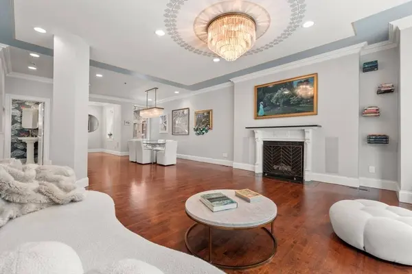 61 Saint Botolph St #61, Boston, MA 02116