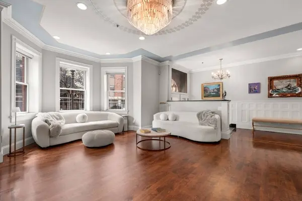 61 Saint Botolph St #61, Boston, MA 02116