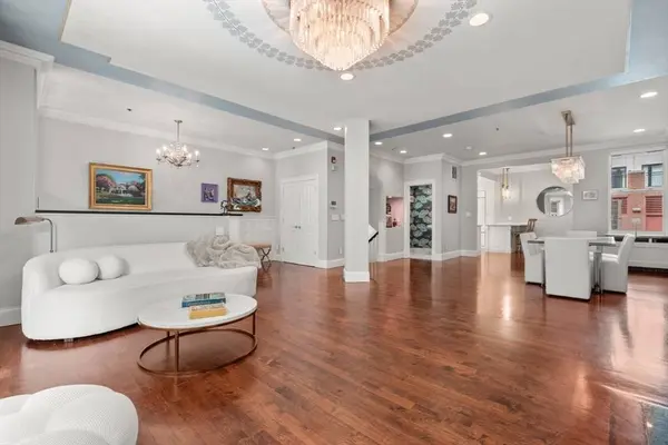 61 Saint Botolph St #61, Boston, MA 02116