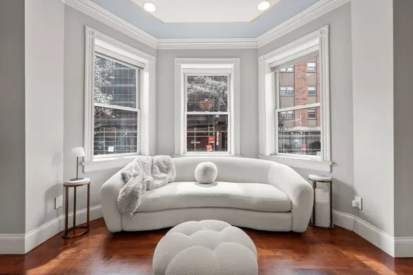 61 Saint Botolph St #61, Boston, MA 02116