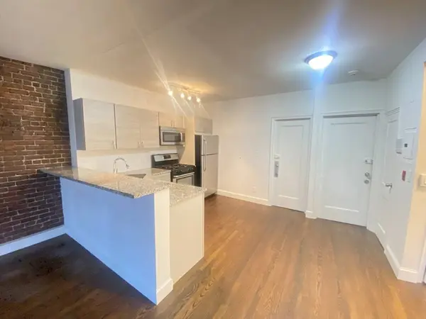 228 Commonwealth #10, Boston, MA 02116
