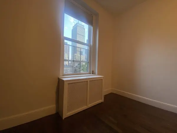 228 Commonwealth #10, Boston, MA 02116