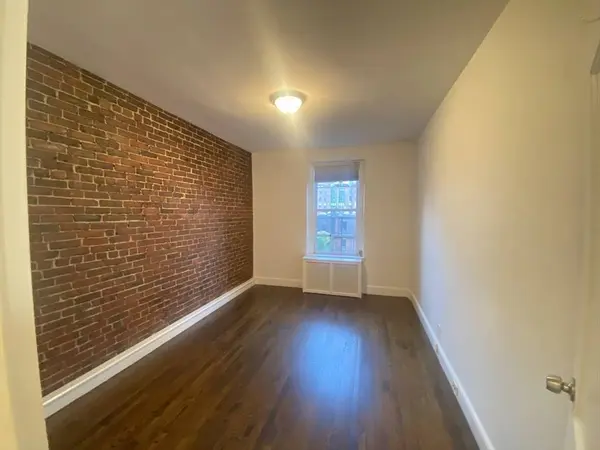 228 Commonwealth #10, Boston, MA 02116