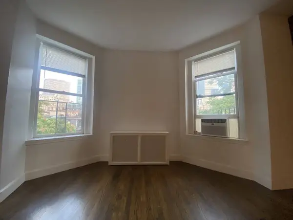 228 Commonwealth #10, Boston, MA 02116