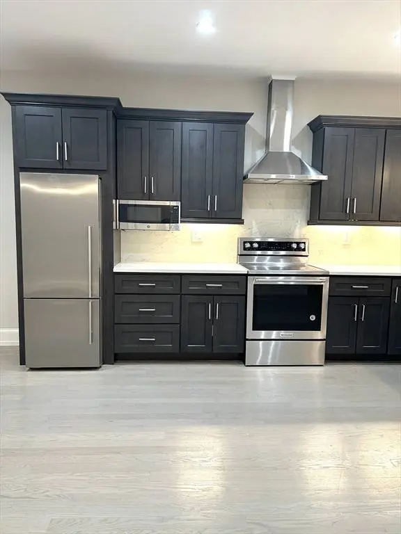 554 Massachusetts #1G, Boston, MA 02118