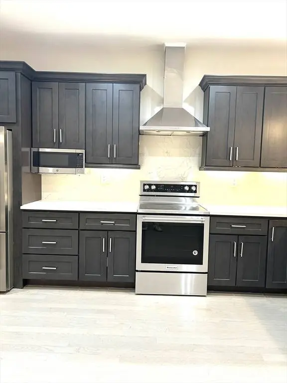 554 Massachusetts #1G, Boston, MA 02118