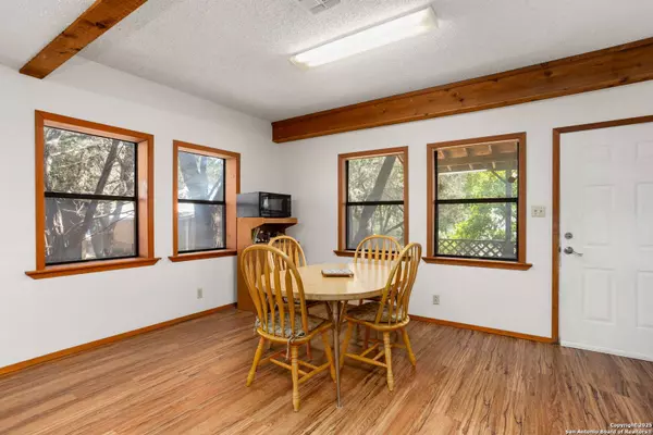 272 White Bass Dr, Lakehills, TX 78063