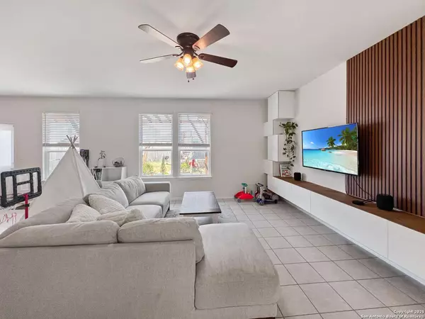 428 Holly Bush, New Braunfels, TX 78130