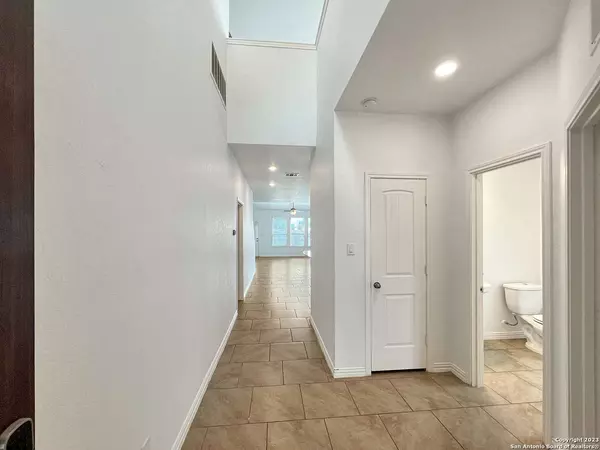 22410 Akin Fawn, San Antonio, TX 78261-2163