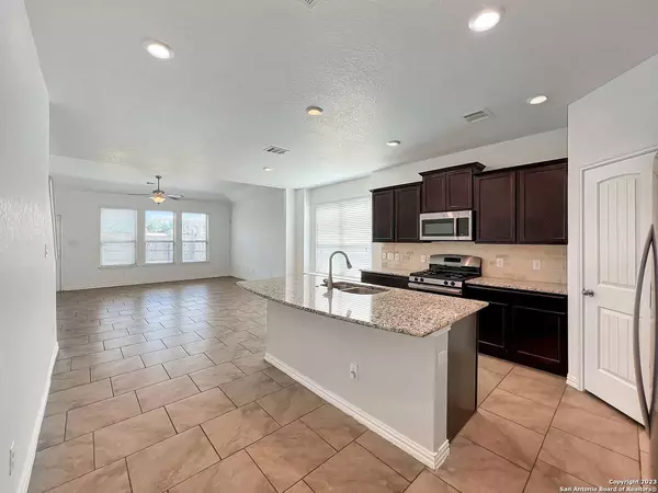 22410 Akin Fawn, San Antonio, TX 78261-2163