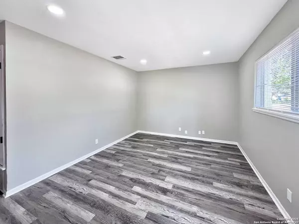 4110 Tropical Dr, San Antonio, TX 78218