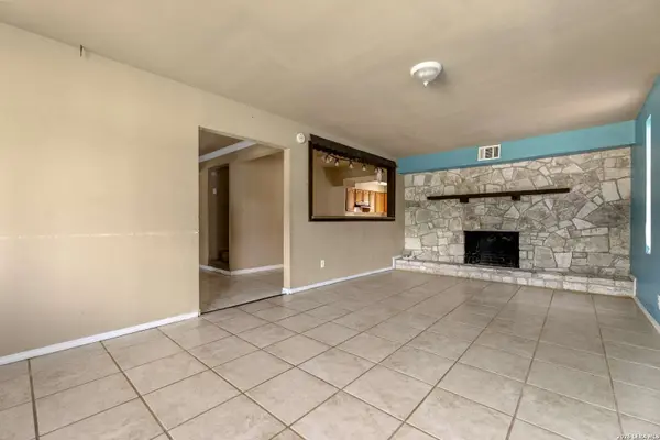 2029 BURTON AVE, San Antonio, TX 78221