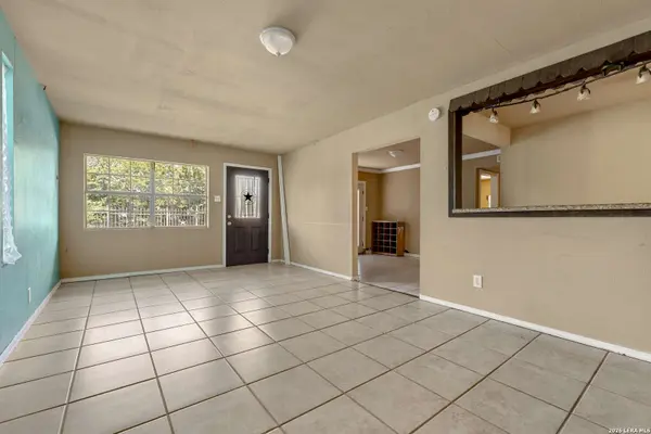 2029 BURTON AVE, San Antonio, TX 78221