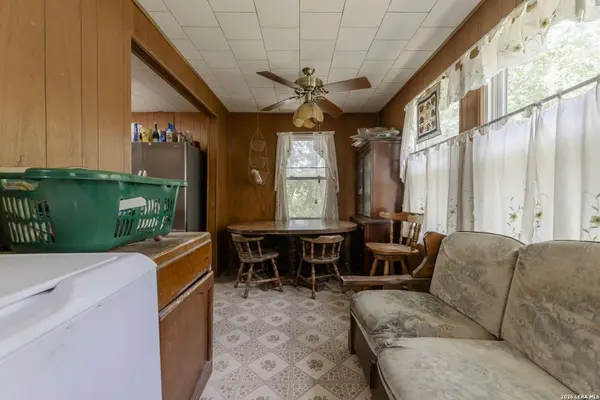 245 CONCORD PL, Balcones Heights, TX 78201