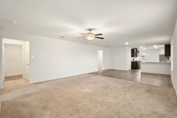 15214 HARBOR LNDG, Von Ormy, TX 78073
