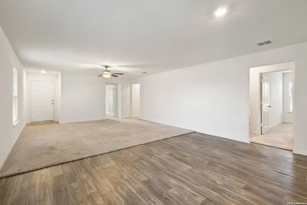 15214 HARBOR LNDG, Von Ormy, TX 78073