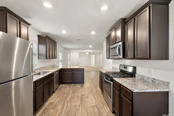 15214 HARBOR LNDG, Von Ormy, TX 78073