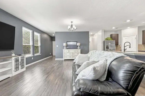 8242 Phantom Fld, San Antonio, TX 78253