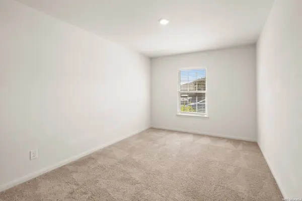 15214 HARBOR LNDG, Von Ormy, TX 78073