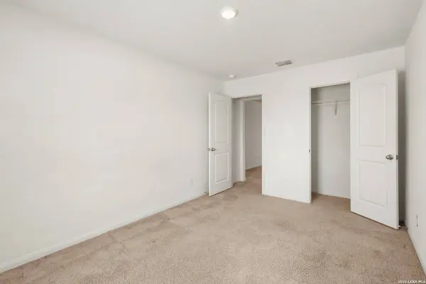 15214 HARBOR LNDG, Von Ormy, TX 78073