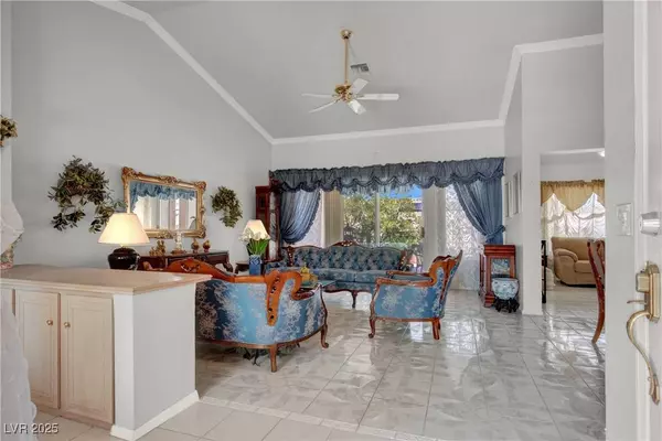 2504 Sunup DR, Las Vegas, NV 89134