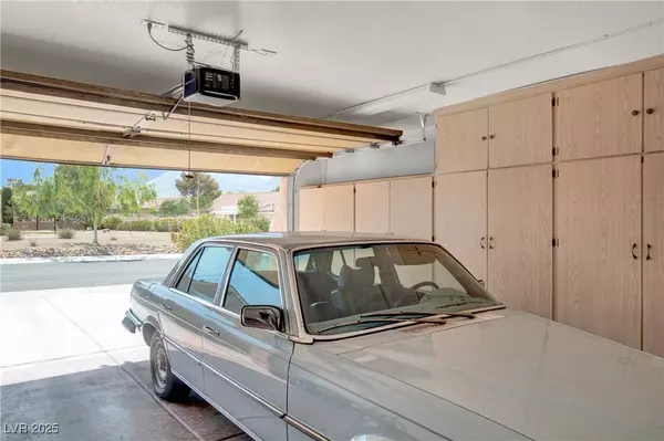 2504 Sunup DR, Las Vegas, NV 89134