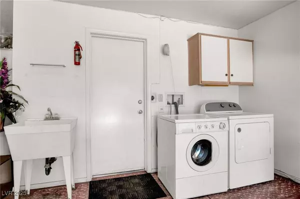 2504 Sunup DR, Las Vegas, NV 89134