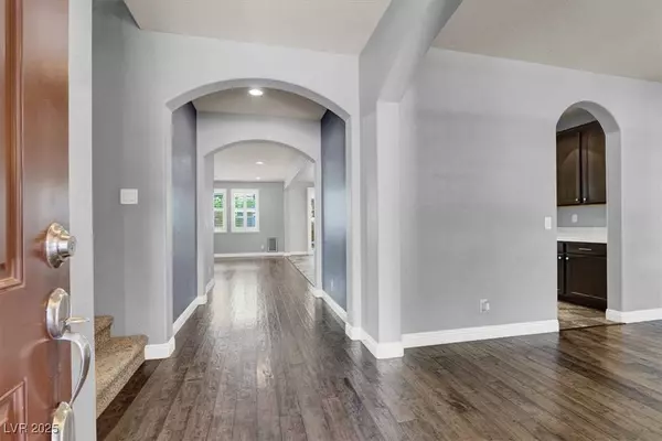 107 Crooked Putter DR, Las Vegas, NV 89148