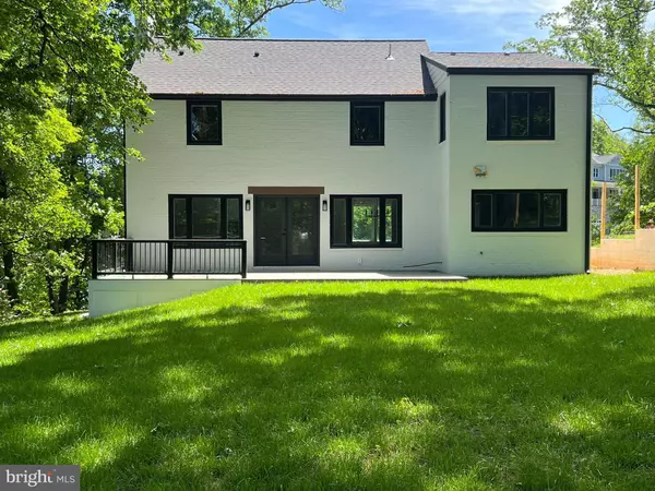 2520 N VERNON ST N, Arlington, VA 22207